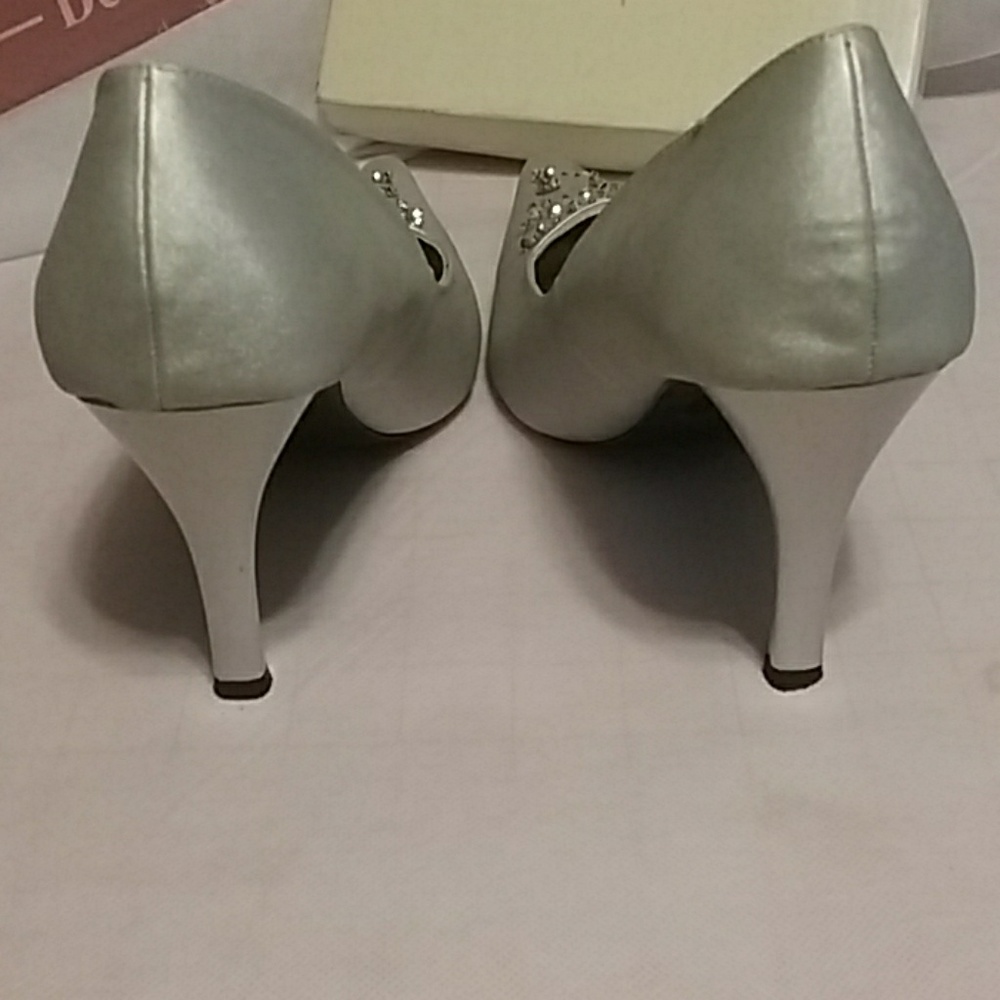 Delicious Silver pumps - Picture 3 of 4